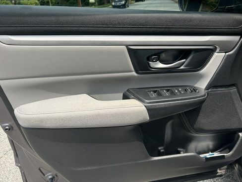 Used 2017 Honda CR-V LX image 11