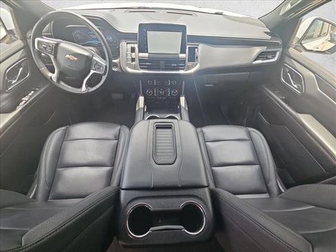 Used 2024 Chevrolet Suburban LT RWD image 14