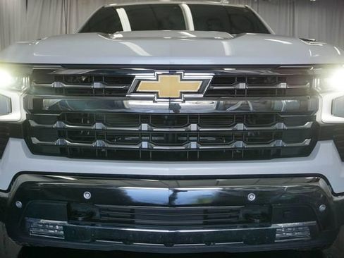 Used 2025 Chevrolet Silverado 1500 LTZ w/ LTZ Convenience Package II AWD/4WD image 3
