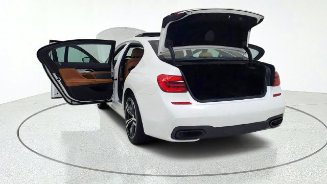 Used 2019 BMW 740i w/ M Sport Package RWD image 16
