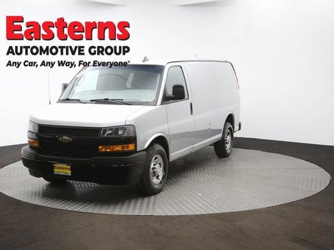 Used 2018 Chevrolet Express 2500 w/ Enhanced Convenience Package image 49