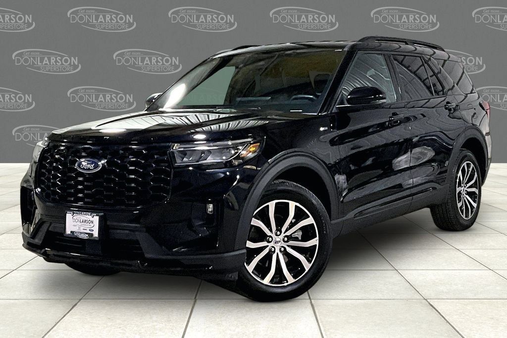 Certified 2025 Ford Explorer ST-Line AWD/4WD image 3