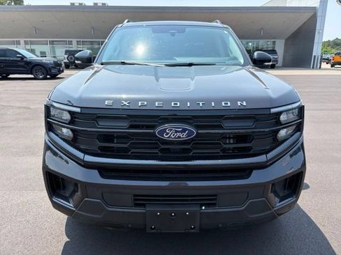 Used 2025 Ford Expedition Active AWD/4WD image 11