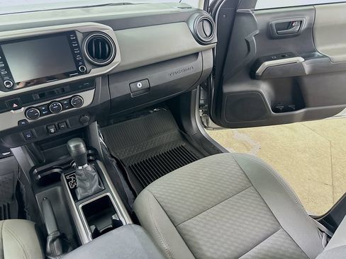 Used 2021 Toyota Tacoma SR5 RWD image 19