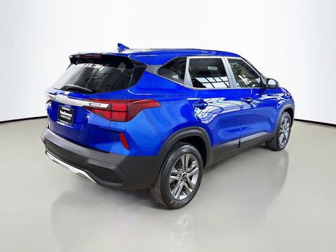 Used 2023 Kia Seltos LX image 9