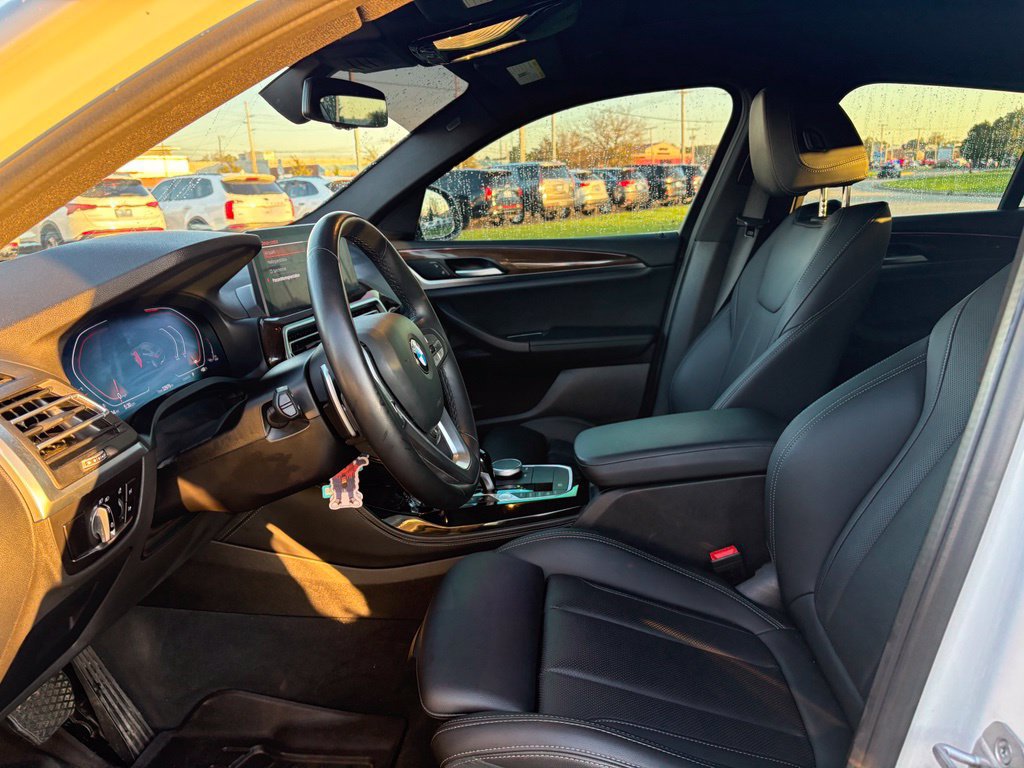 Used 2024 BMW X4 xDrive30i AWD/4WD image 5