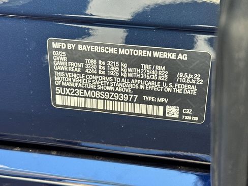 Certified 2025 BMW X7 xDrive40i w/ M Sport Package image 24