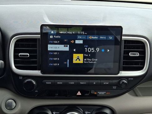 Used 2026 Hyundai Venue SEL FWD image 17