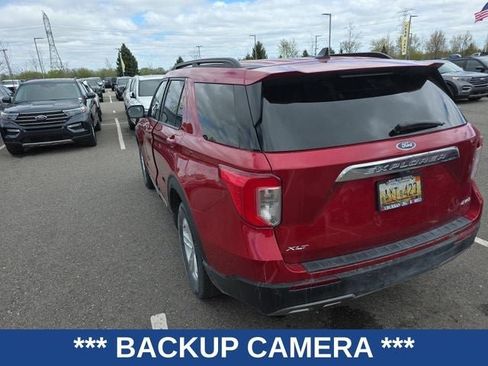 Used 2023 Ford Explorer XLT w/ Equipment Group 202A AWD/4WD image 4