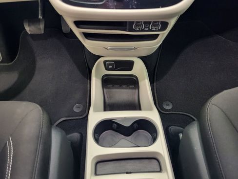 Used 2024 Chrysler Voyager LX FWD image 30
