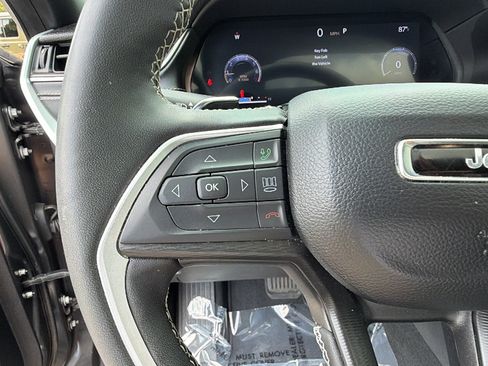 Used 2025 Jeep Grand Cherokee Laredo X w/ Luxury Tech Group I AWD/4WD image 28