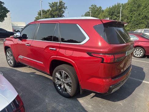 Used 2025 Toyota Sequoia Capstone AWD/4WD image 10