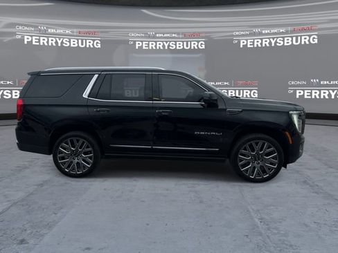 Used 2025 GMC Yukon Denali Ultimate w/ LPO, Floor Liner Package AWD/4WD image 9