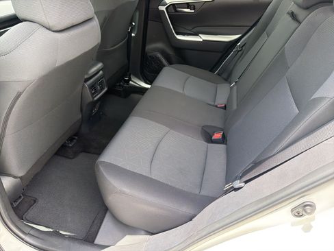 Certified 2025 Toyota RAV4 XLE FWD image 31
