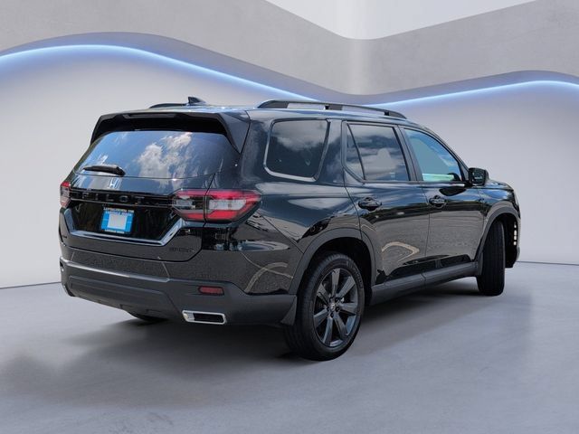 Used 2025 Honda Pilot Sport image 4