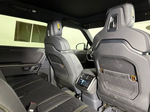Used 2023 Rivian R1S Adventure AWD/4WD image 30