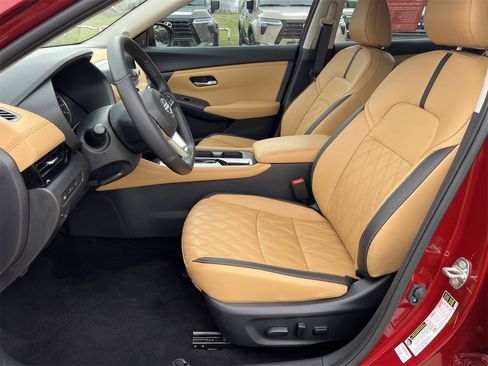 Used 2025 Nissan Sentra SV w/ SV Premium Package image 20