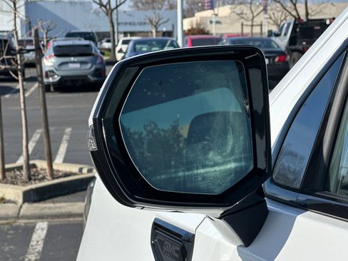 Used 2023 GMC Yukon AT4 image 55