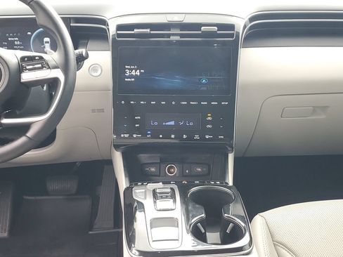 Certified 2024 Hyundai Tucson Limited AWD/4WD image 15
