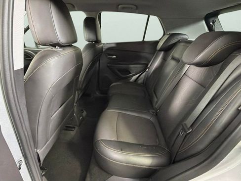 Used 2020 Chevrolet Trax LT w/ Driver Confidence Package FWD image 26