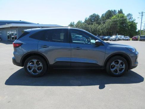 Certified 2025 Ford Escape ST-Line AWD/4WD image 5