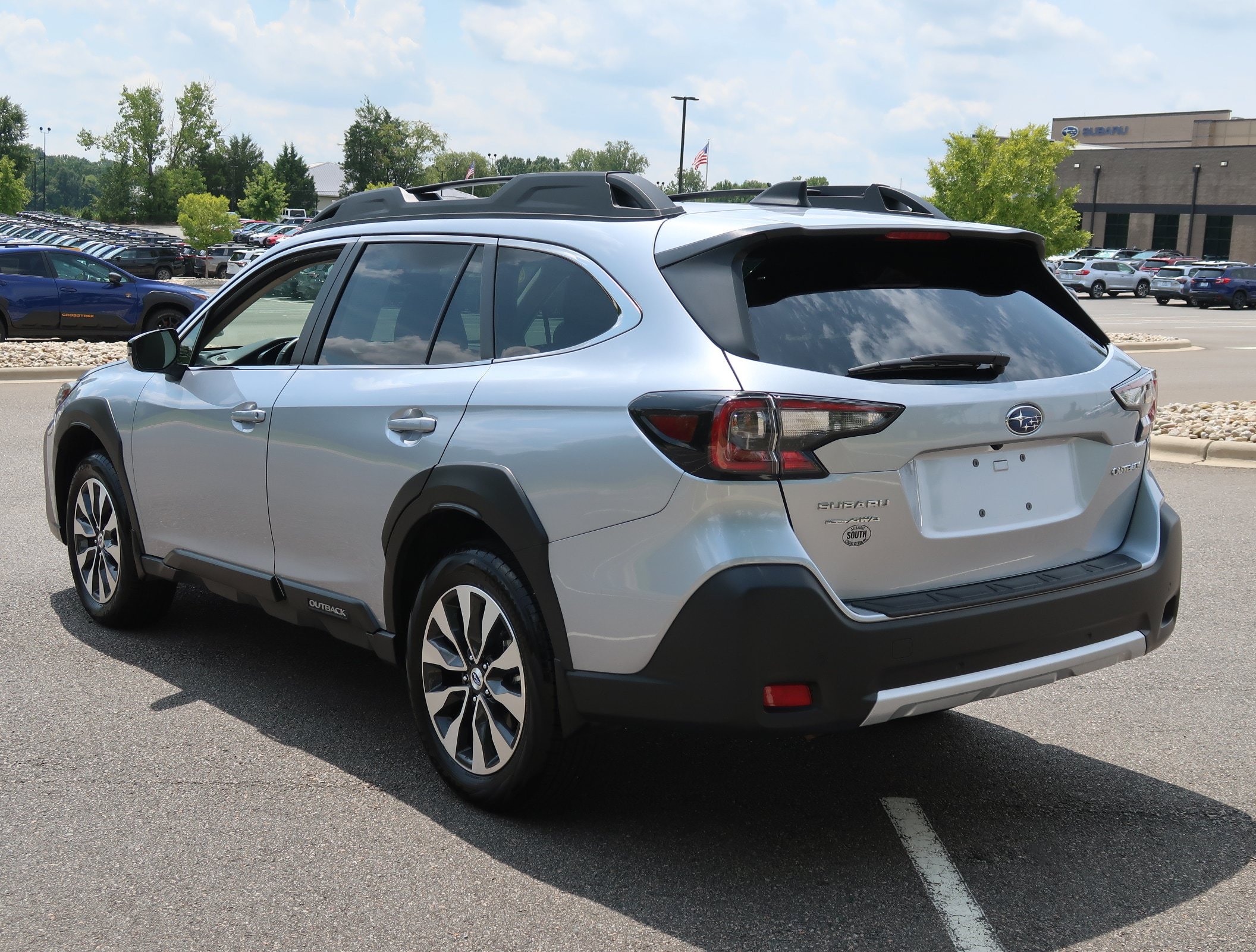 Used 2025 Subaru Outback Limited w/ Popular Package #2 AWD/4WD image 6