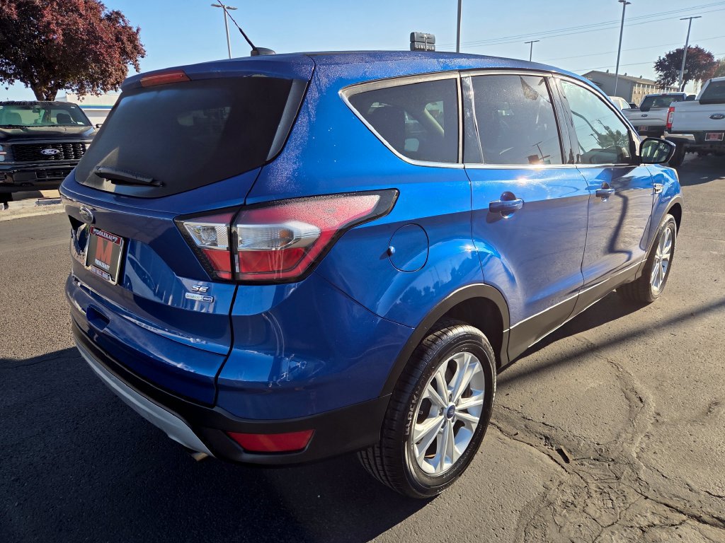 Used 2017 Ford Escape SE AWD/4WD image 3