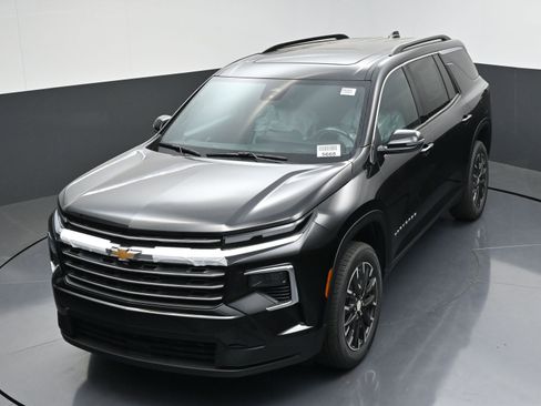 New 2026 Chevrolet Traverse LT w/ Sun and Wheel Package FWD image 49