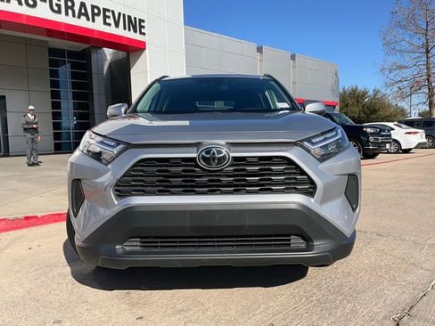 Used 2025 Toyota RAV4 XLE image 4