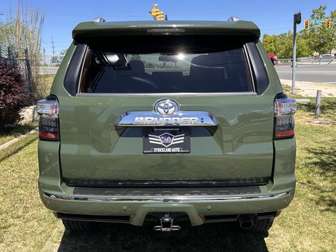 Used 2022 Toyota 4Runner Limited AWD/4WD image 8