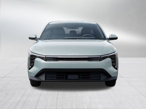 New 2025 Kia K4 LXS image 2