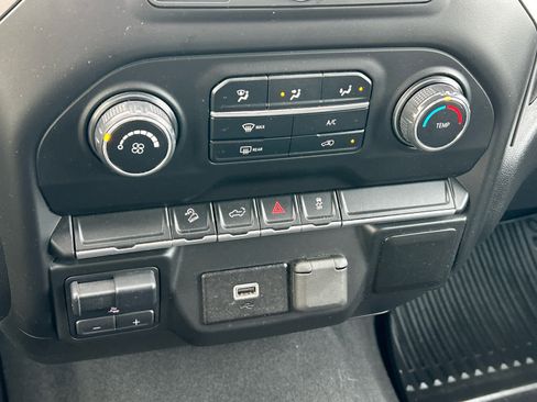 Used 2019 Chevrolet Silverado 1500 Custom Trail Boss image 31