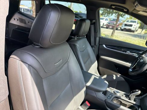 Used 2023 Cadillac XT6 Premium Luxury w/ Technology Package FWD image 41