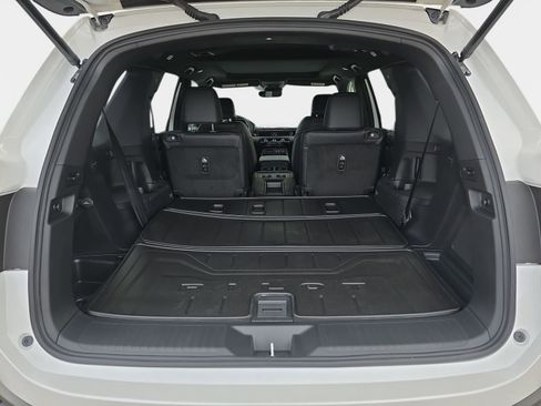 New 2025 Honda Pilot Black Edition image 13