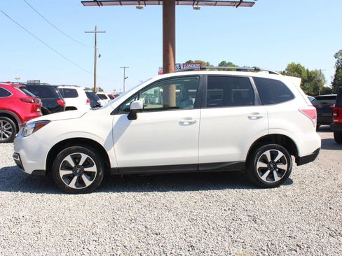 Used 2017 Subaru Forester 2.5i Premium AWD/4WD image 2