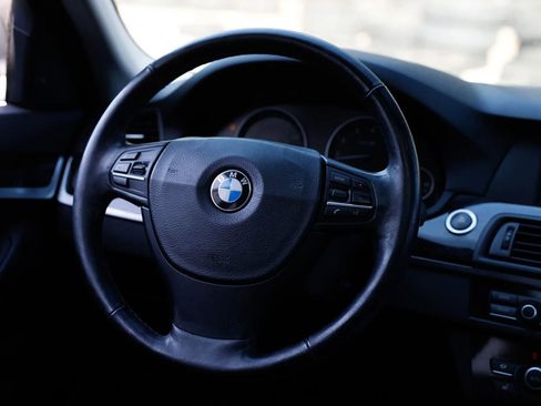 Used 2011 BMW 535i xDrive Sedan image 31