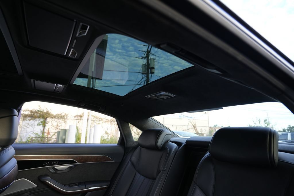 Used 2021 Audi A8 L 4.0T AWD/4WD image 28