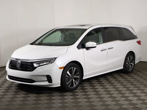 Used 2024 Honda Odyssey Touring image 12
