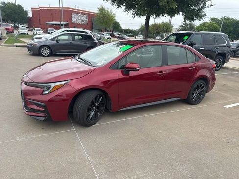 Used 2023 Toyota Corolla SE w/ SE Package FWD image 7