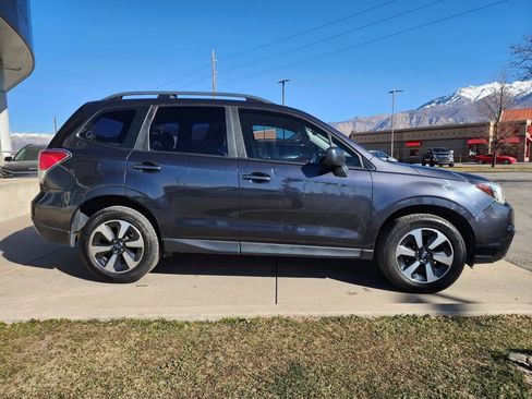 Used 2017 Subaru Forester 2.5i w/ Alloy Wheel Package image 4