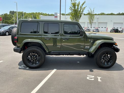 Used 2023 Jeep Wrangler Unlimited Sahara w/ Cold Weather Group AWD/4WD image 11
