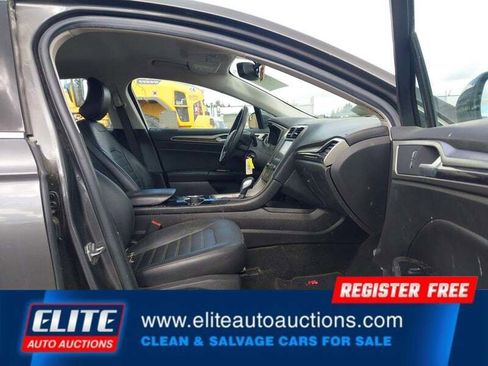 Used 2016 Ford Fusion SE w/ Equipment Group 202A FWD image 9