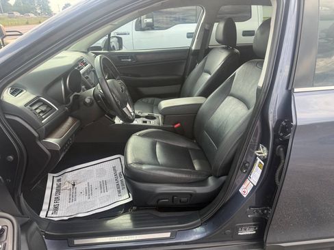 Used 2017 Subaru Outback 2.5i Limited AWD/4WD image 8