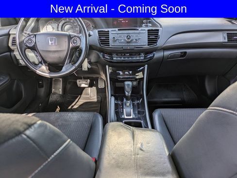 Used 2017 Honda Accord Sport image 4