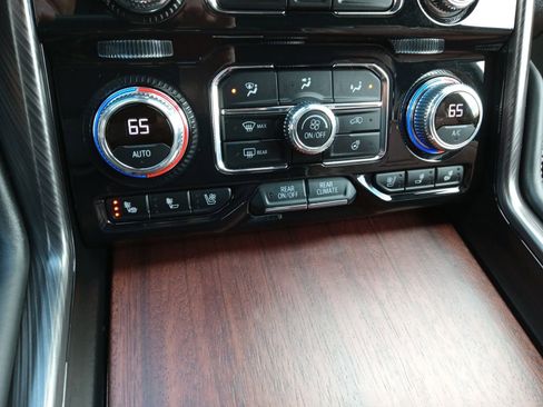Used 2023 GMC Yukon Denali Ultimate w/ LPO, Floor Liner Package AWD/4WD image 19