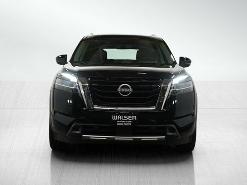 Used 2023 Nissan Pathfinder Platinum image 9