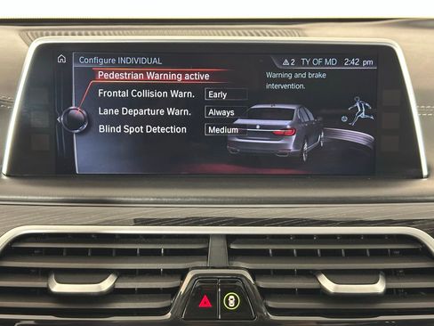 Used 2017 BMW 740i xDrive image 36