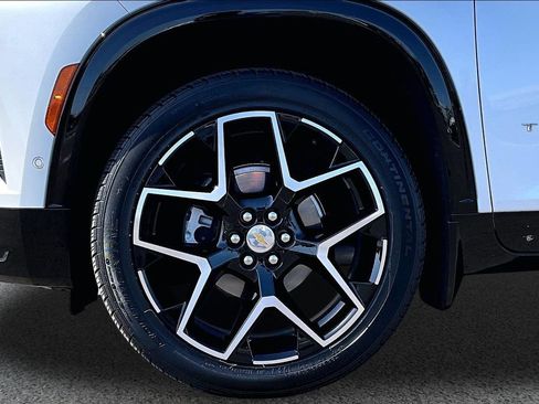Used 2025 Chevrolet Traverse High Country AWD/4WD image 30