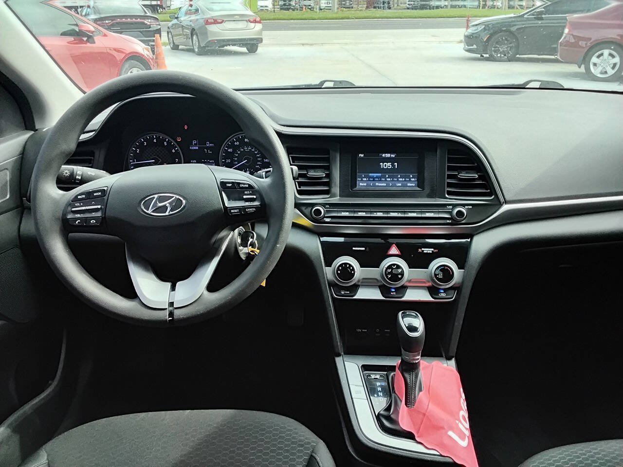 Used 2019 Hyundai Elantra SE w/ Cargo Package FWD image 14