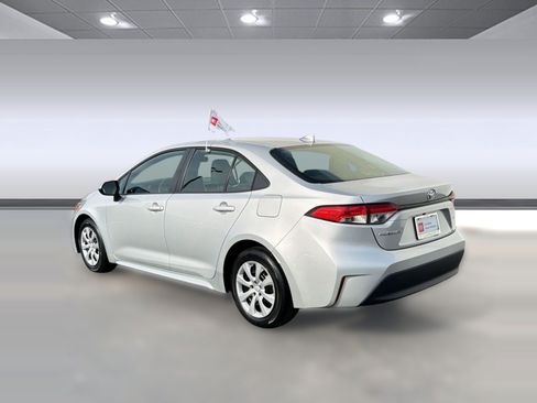Certified 2023 Toyota Corolla LE FWD image 3